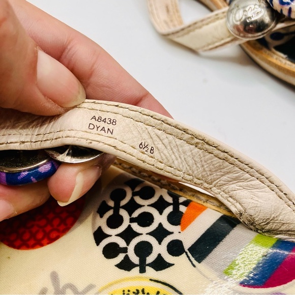 Vintage 90’s Y2K Coach Dyan Poppy Charm mulit pattern sandals beach womens 6.5 - Picture 4 of 8